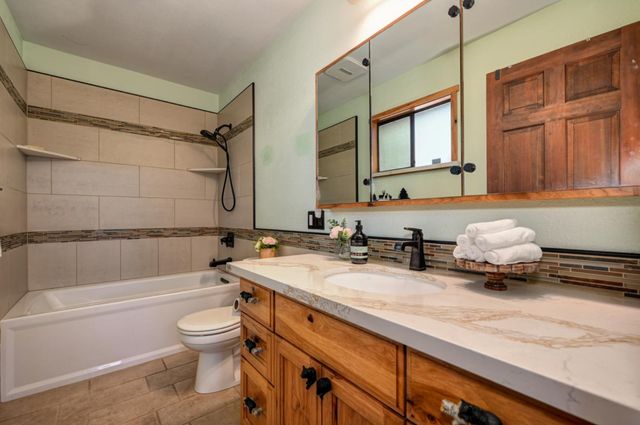 1961 Caprine Hill Trl, Pollock Pines, CA 95726