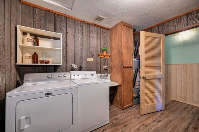 1961 Caprine Hill Trl, Pollock Pines, CA 95726