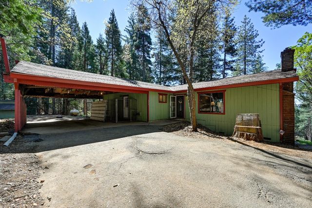 1961 Caprine Hill Trl, Pollock Pines, CA 95726