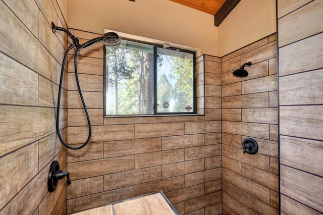 1961 Caprine Hill Trl, Pollock Pines, CA 95726