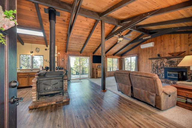 1961 Caprine Hill Trl, Pollock Pines, CA 95726
