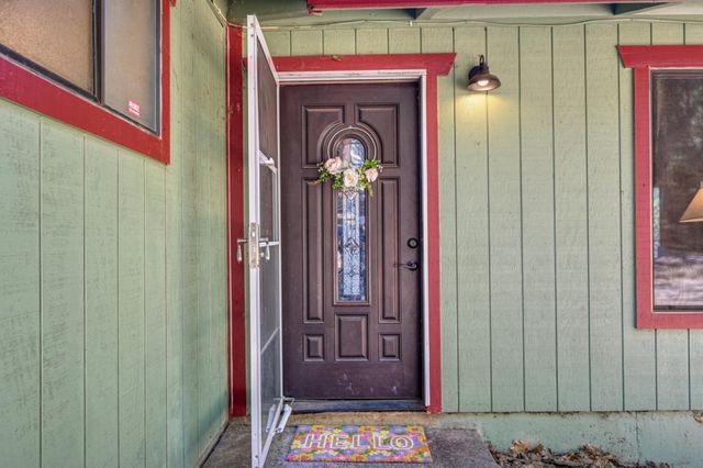 1961 Caprine Hill Trl, Pollock Pines, CA 95726