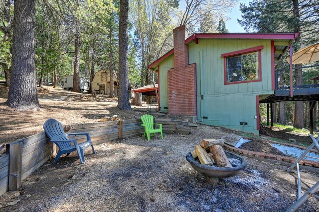 1961 Caprine Hill Trl, Pollock Pines, CA 95726