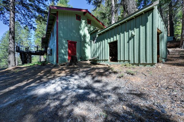 1961 Caprine Hill Trl, Pollock Pines, CA 95726