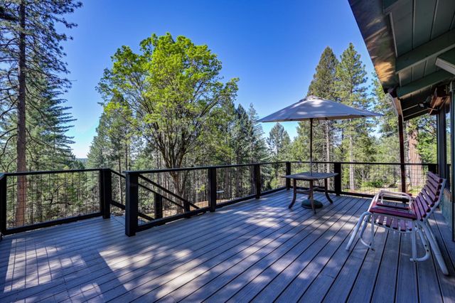 1961 Caprine Hill Trl, Pollock Pines, CA 95726