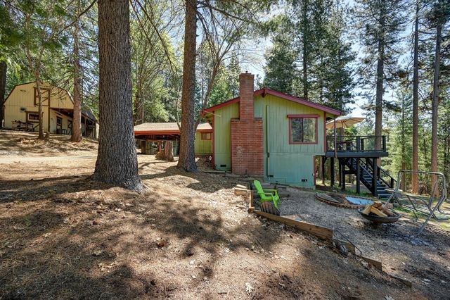 1961 Caprine Hill Trl, Pollock Pines, CA 95726