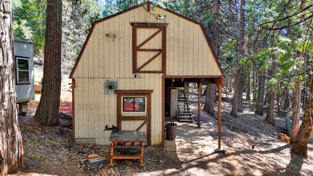 1961 Caprine Hill Trl, Pollock Pines, CA 95726