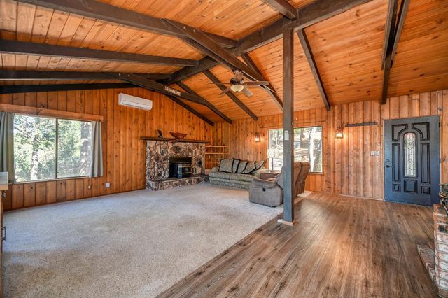 1961 Caprine Hill Trl, Pollock Pines, CA 95726