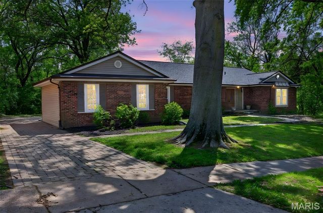 6632 Blossom View Drive, Florissant, MO 63033