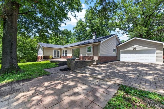 6632 Blossom View Drive, Florissant, MO 63033