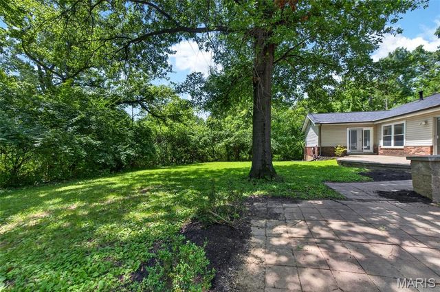 6632 Blossom View Drive, Florissant, MO 63033