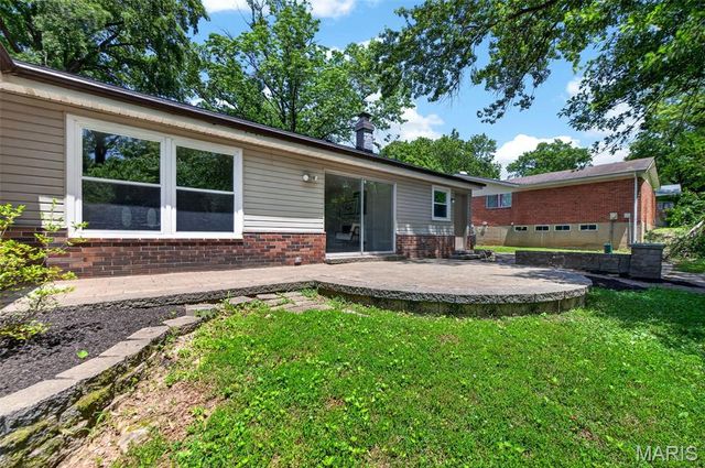 6632 Blossom View Drive, Florissant, MO 63033