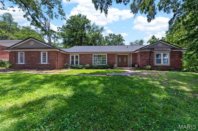 6632 Blossom View Drive, Florissant, MO 63033
