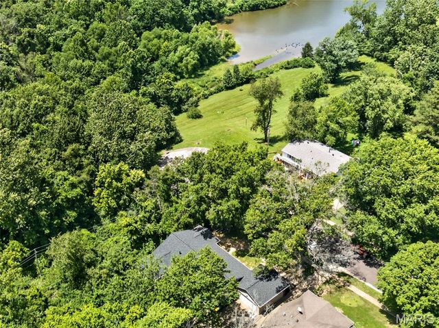 6632 Blossom View Drive, Florissant, MO 63033