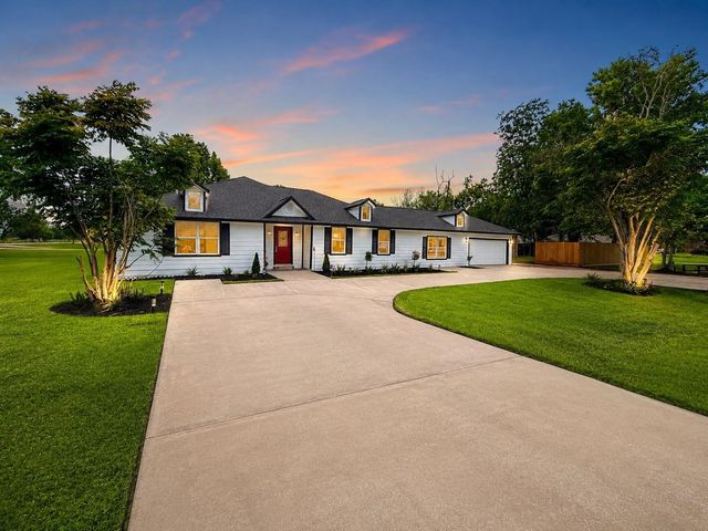 1214 Main Street, Alvin, TX 77511