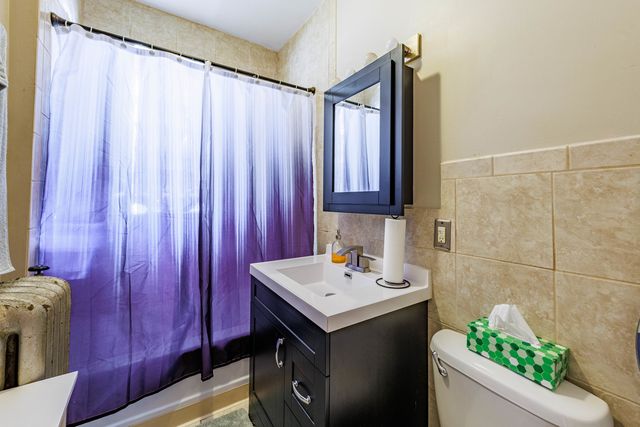 5215 W Van Buren Street, Chicago, IL 60644