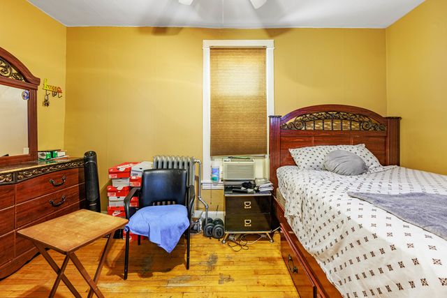 5215 W Van Buren Street, Chicago, IL 60644