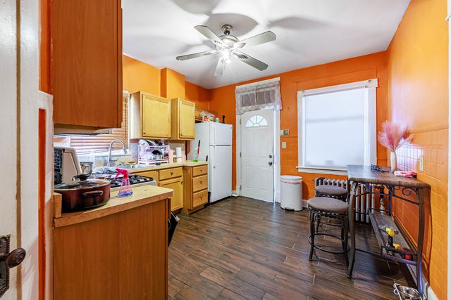 5215 W Van Buren Street, Chicago, IL 60644