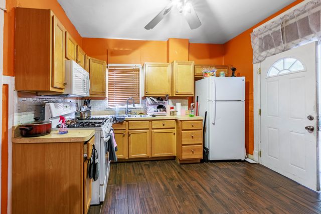 5215 W Van Buren Street, Chicago, IL 60644