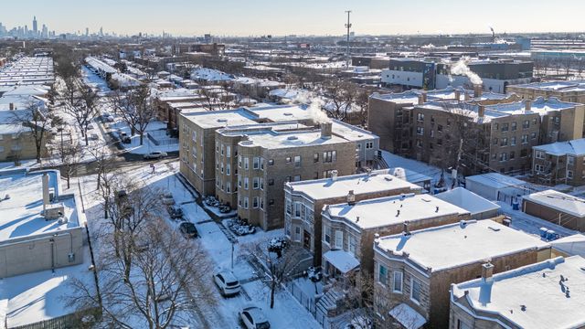 5215 W Van Buren Street, Chicago, IL 60644