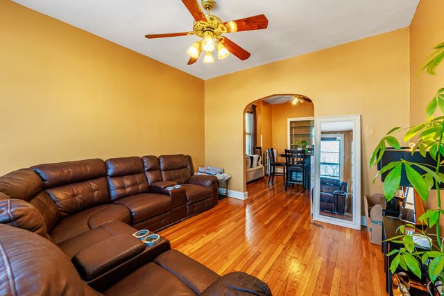 5215 W Van Buren Street, Chicago, IL 60644