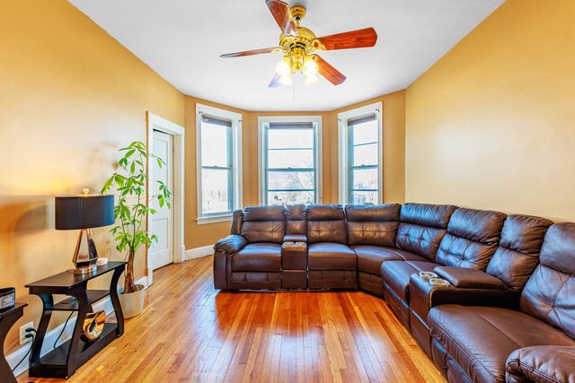 5215 W Van Buren Street, Chicago, IL 60644