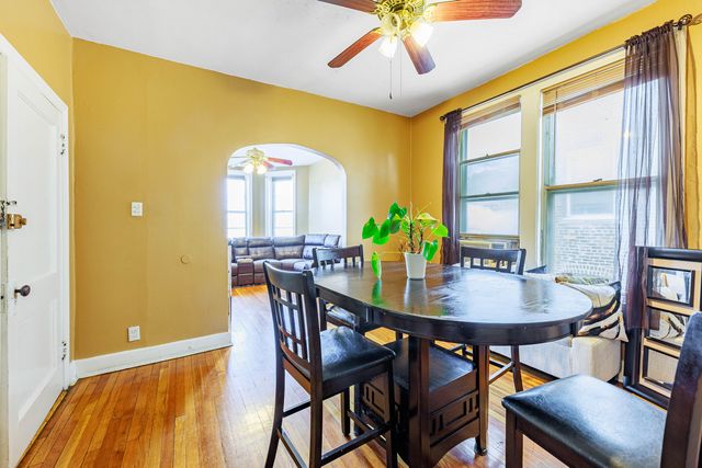 5215 W Van Buren Street, Chicago, IL 60644