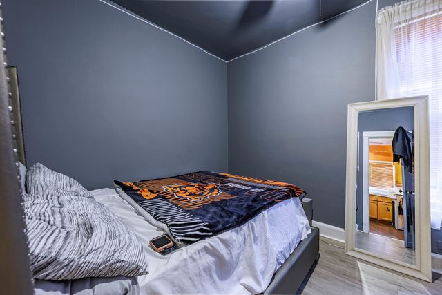 5215 W Van Buren Street, Chicago, IL 60644