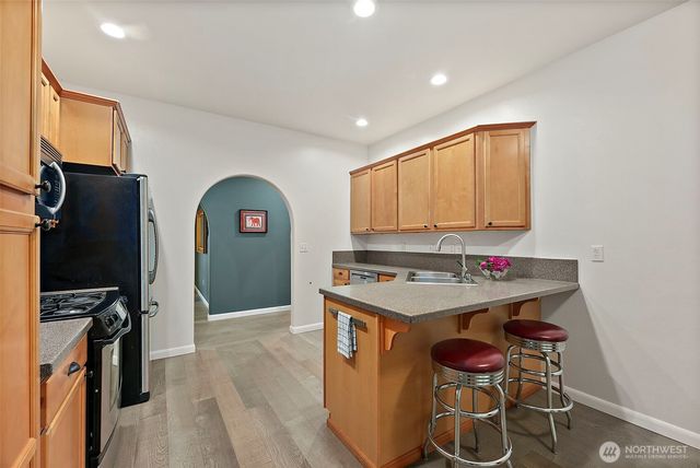 321 E Fairway Dr, Allyn, WA 98524