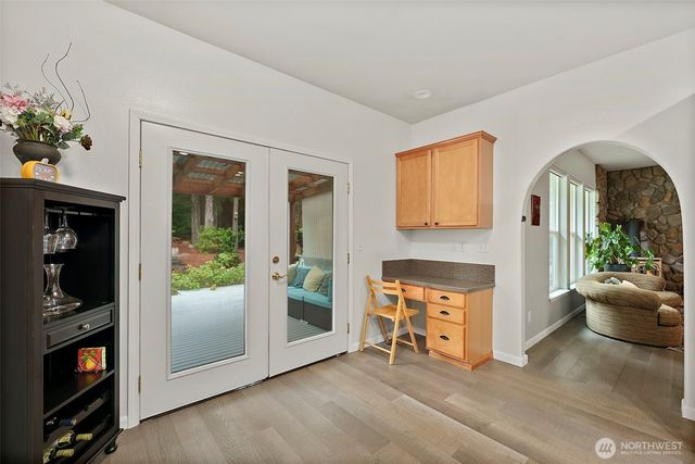 321 E Fairway Dr, Allyn, WA 98524