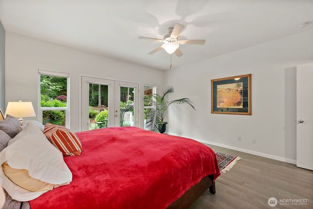 321 E Fairway Dr, Allyn, WA 98524