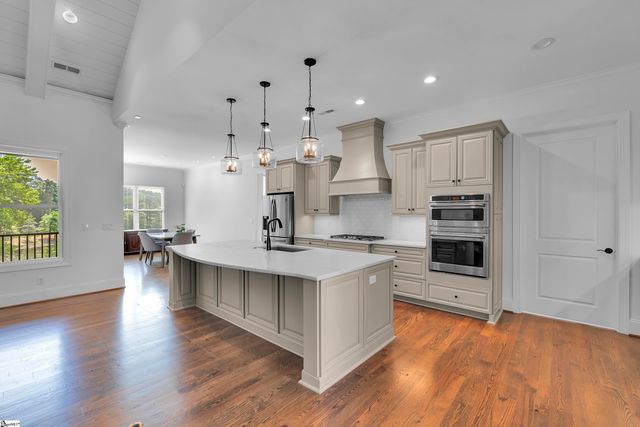 201 Chestnut Pond Lane, Simpsonville, SC 29681