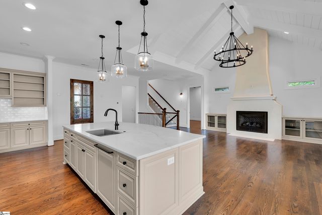 201 Chestnut Pond Lane, Simpsonville, SC 29681