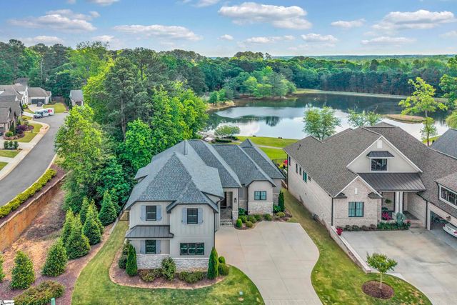 201 Chestnut Pond Lane, Simpsonville, SC 29681