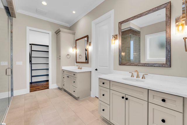 201 Chestnut Pond Lane, Simpsonville, SC 29681