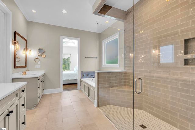 201 Chestnut Pond Lane, Simpsonville, SC 29681
