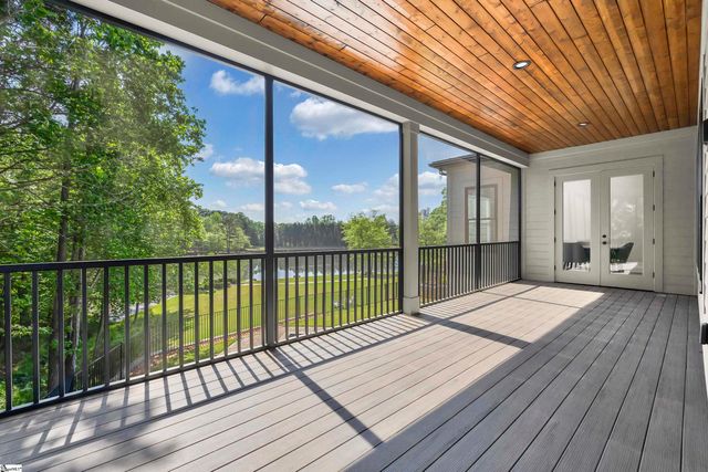 201 Chestnut Pond Lane, Simpsonville, SC 29681