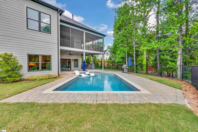 201 Chestnut Pond Lane, Simpsonville, SC 29681