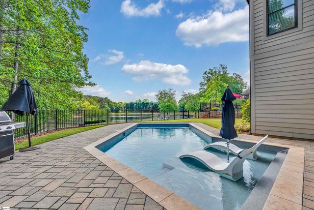 201 Chestnut Pond Lane, Simpsonville, SC 29681