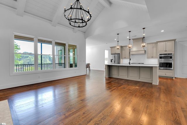 201 Chestnut Pond Lane, Simpsonville, SC 29681