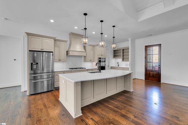 201 Chestnut Pond Lane, Simpsonville, SC 29681