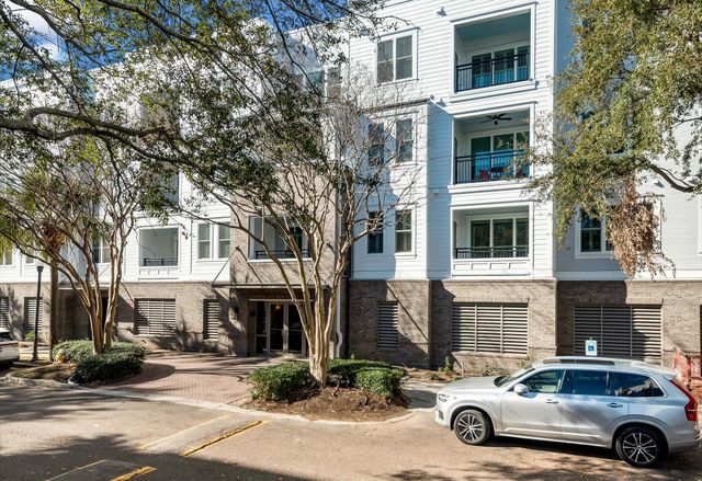 200 River Landing Drive 105f, Charleston, SC 29492