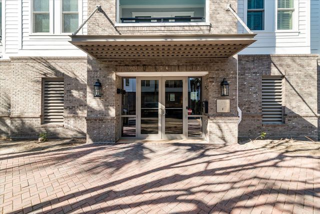 200 River Landing Drive 105f, Charleston, SC 29492