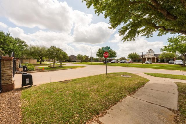 11123 Sheldon Bend Drive, Richmond, TX 77406