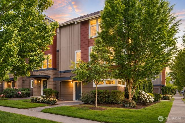 1716 24th Avenue NE, Issaquah, WA 98029