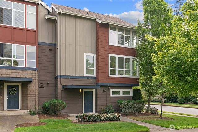 1716 24th Avenue NE, Issaquah, WA 98029