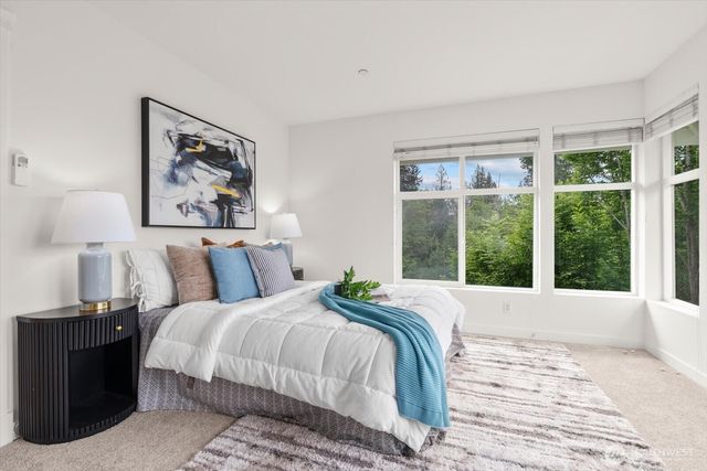 1716 24th Avenue NE, Issaquah, WA 98029