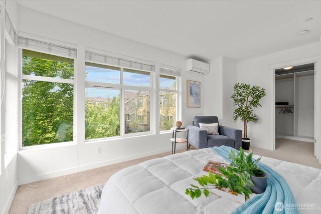 1716 24th Avenue NE, Issaquah, WA 98029