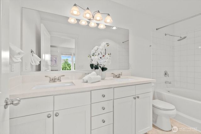 1716 24th Avenue NE, Issaquah, WA 98029