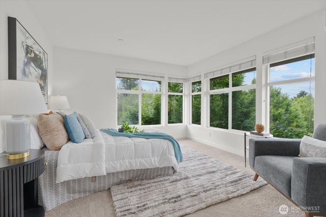 1716 24th Avenue NE, Issaquah, WA 98029
